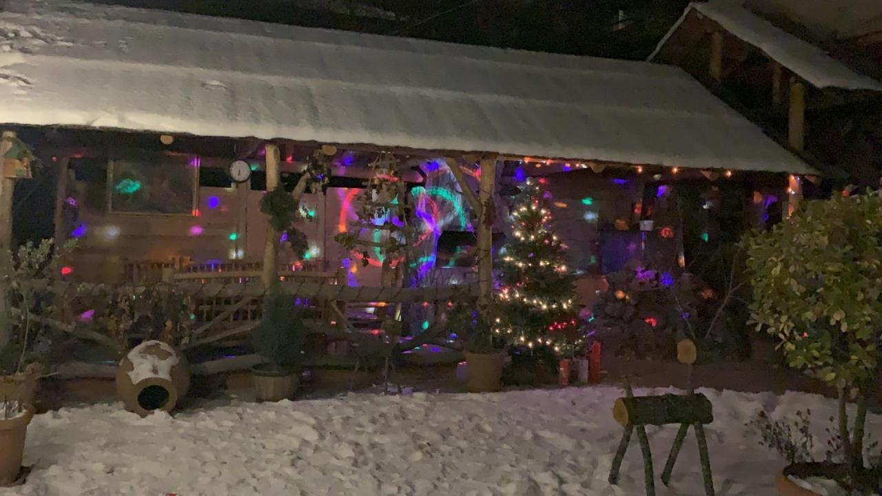 Anano'S Guesthouse بورجومي المظهر الخارجي الصورة