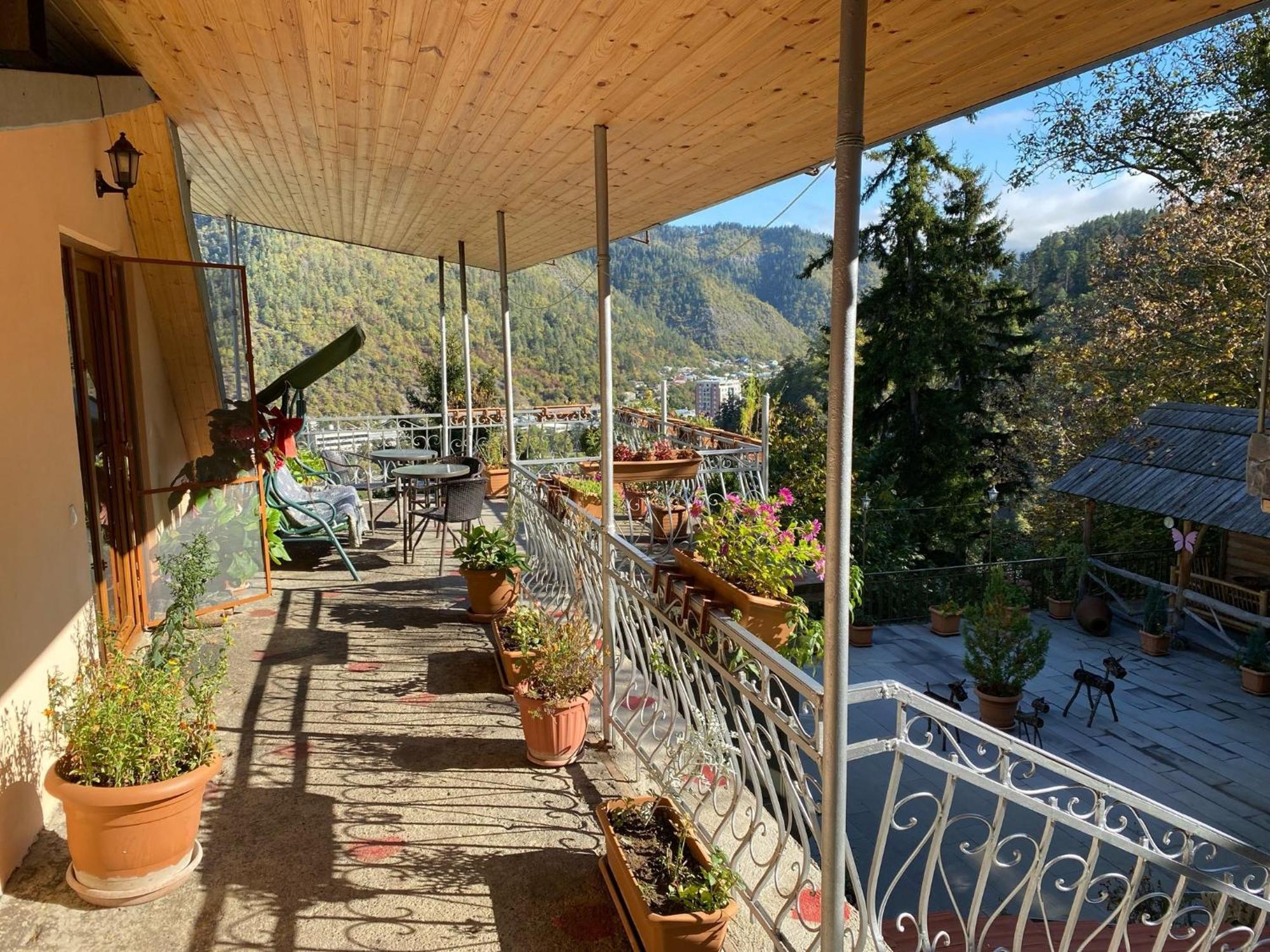 Anano'S Guesthouse بورجومي المظهر الخارجي الصورة