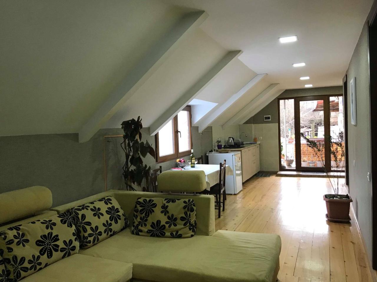 Anano'S Guesthouse بورجومي المظهر الخارجي الصورة