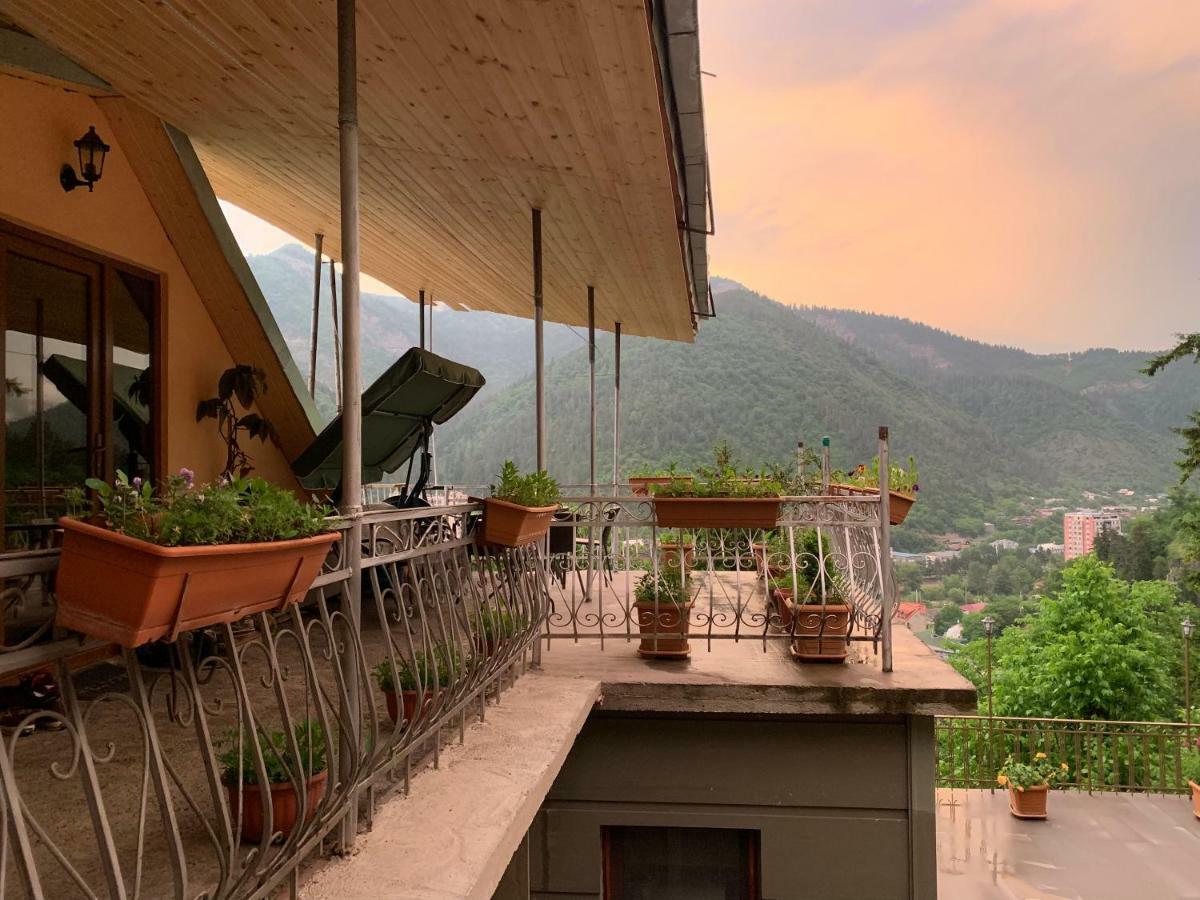 Anano'S Guesthouse بورجومي المظهر الخارجي الصورة